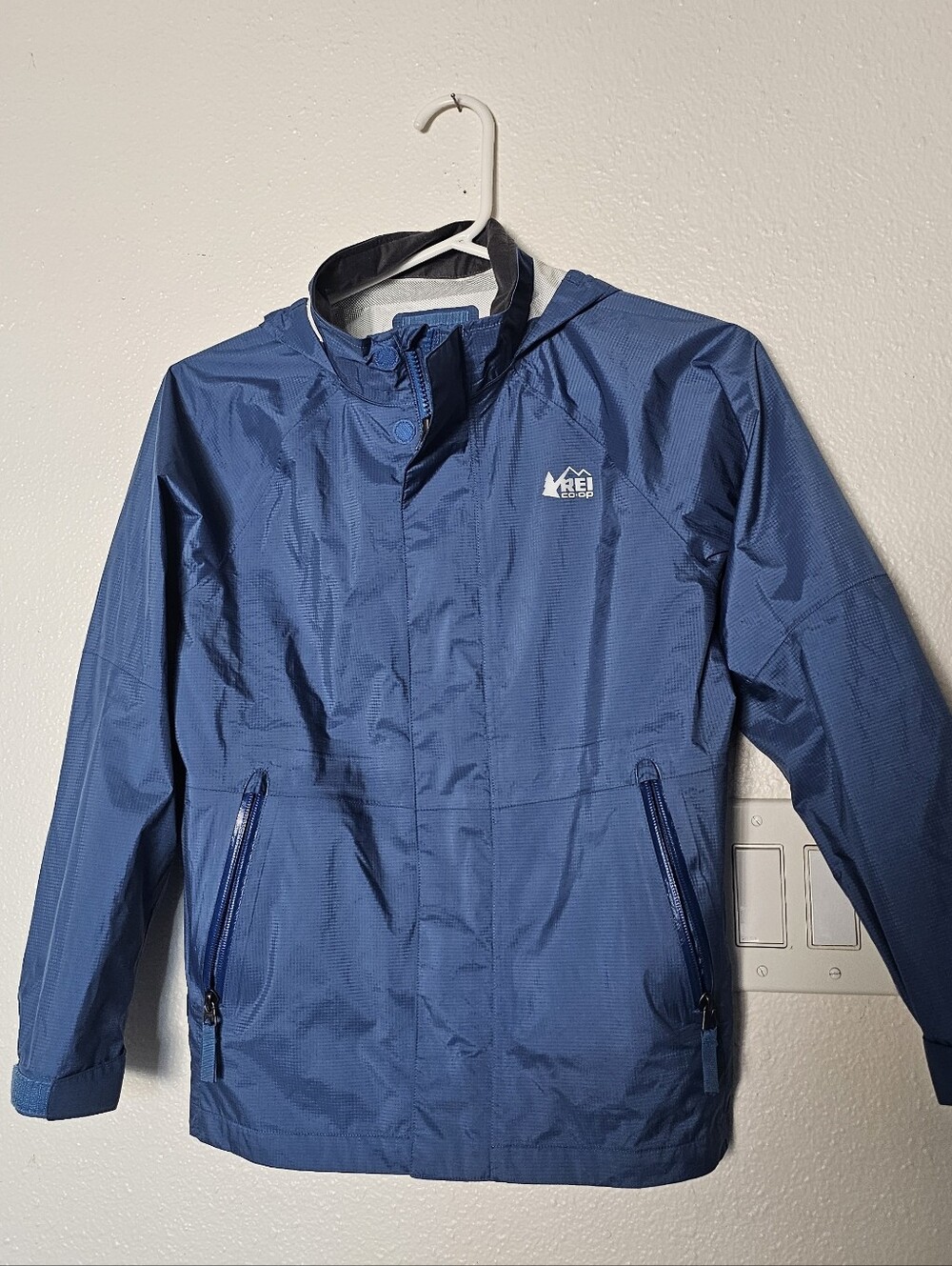 REI Men's Navy Blue Lightweight Windbreaker with Hood